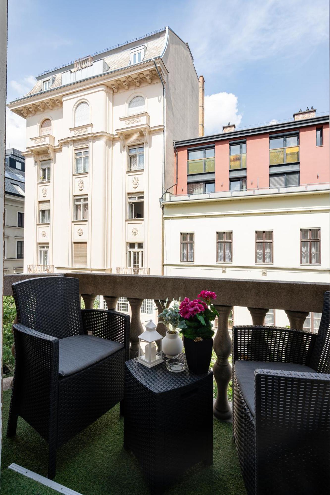 Kiraly 35 Luxury Apartment With Free Parking บูดาเปสต์ ภายนอก รูปภาพ