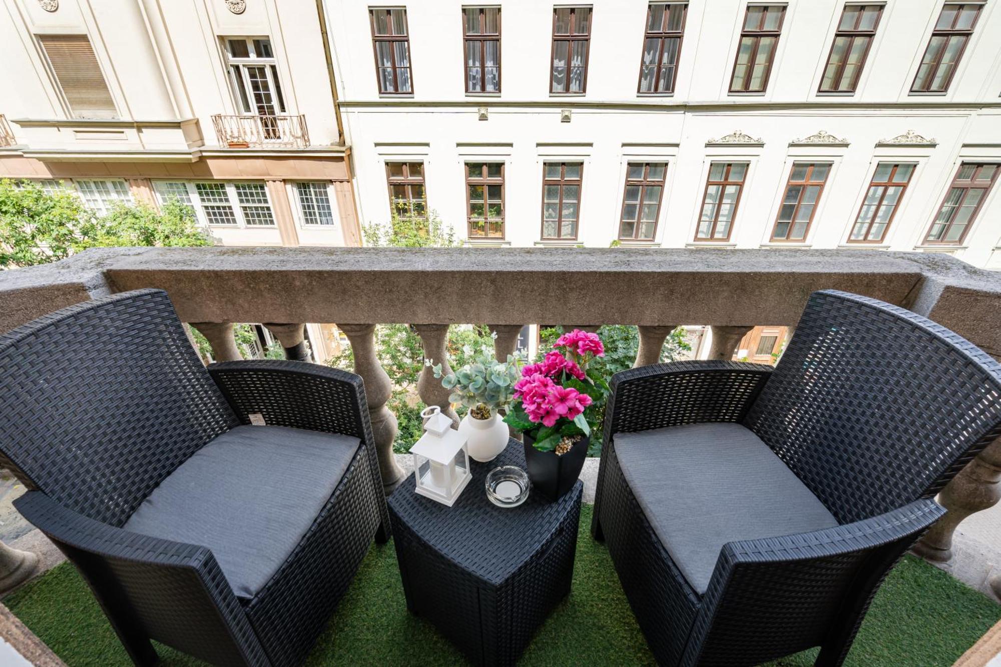 Kiraly 35 Luxury Apartment With Free Parking บูดาเปสต์ ภายนอก รูปภาพ
